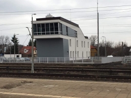INŻYNIER KONTRAKTU: Przebudowa dworca kolejowego Witnica / 2019 - 2021 - na zdjęciu nowy budynek na stacji kolejowej w Małkini, którego powstanie nadzorowali nasi specjaliści z SAFEGE